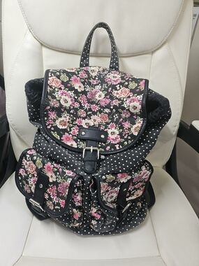 Candie's Black Floral & Pink Accent Backpack